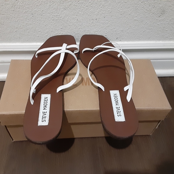 Steve Madden - Picture 3 of 4